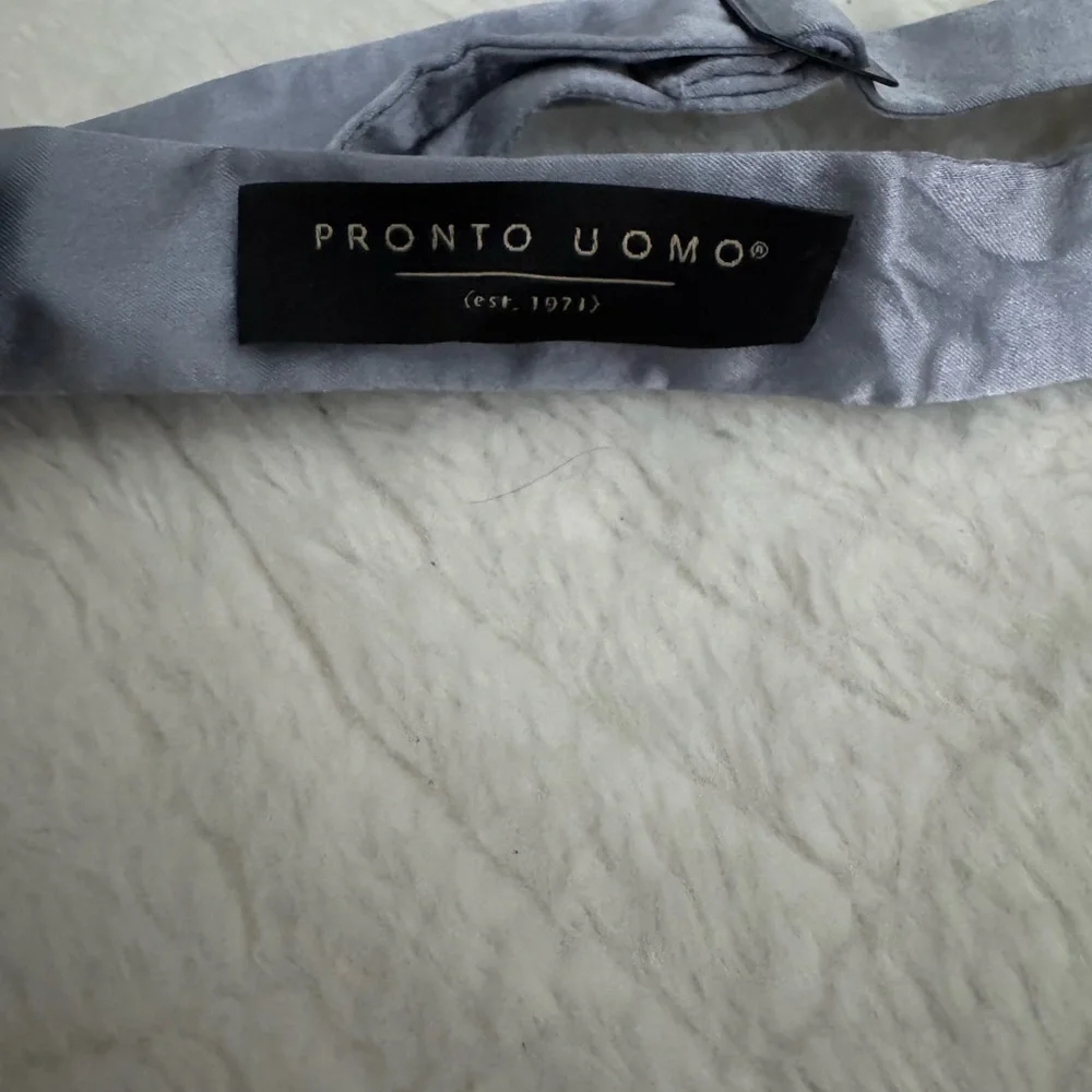 Pronto Uomo Silver Silk Bow Tie